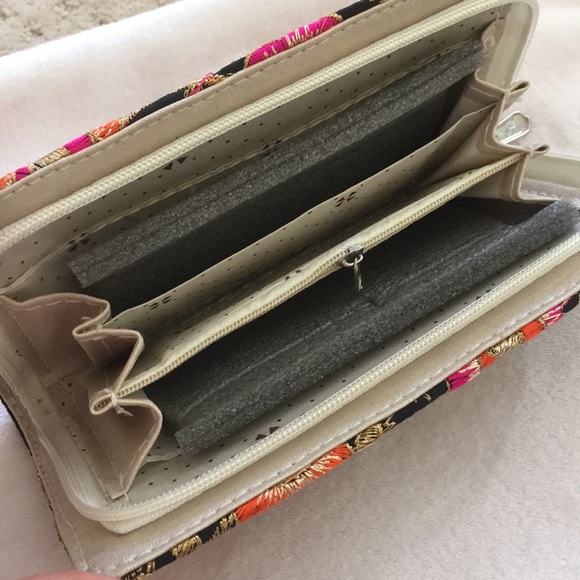 SOLD✨Vintage Thread-work Wallet✨ - Picture 3 of 6